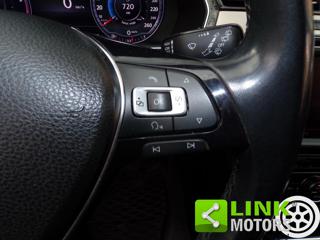 VOLKSWAGEN Passat usata, con Climatizzatore automatico, 3 zone