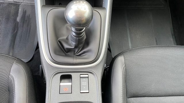 JEEP Avenger usata, con Autoradio digitale