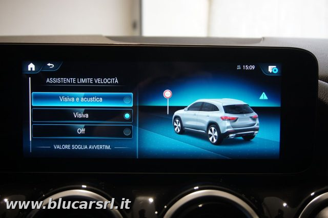 MERCEDES-BENZ GLA 200 usata, con Specchietti laterali elettrici