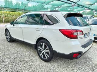 SUBARU OUTBACK usata, con Boardcomputer