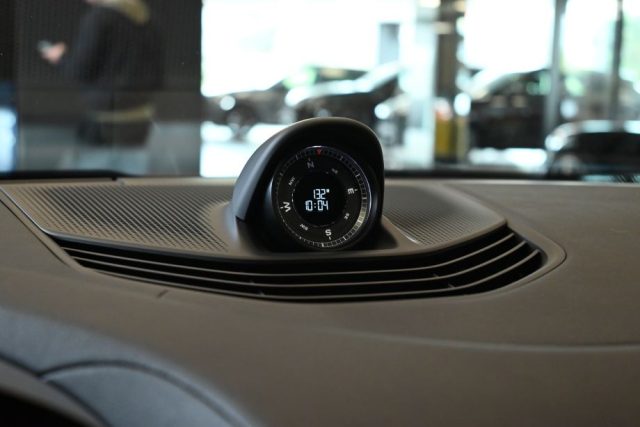 PORSCHE Taycan usata 48