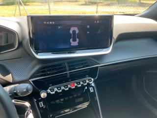 PEUGEOT 2008 usata, con Autoradio
