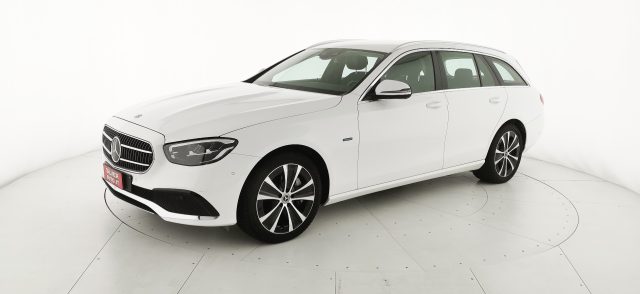 MERCEDES-BENZ E 300 usata, con Portellone posteriore elettrico