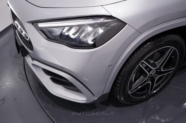 MERCEDES-BENZ GLA 200 usata 38