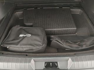 BYD Seal usata, con USB