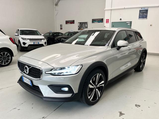 VOLVO V60 Cross Country usata, con Airbag