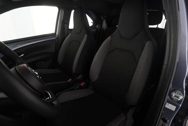 TOYOTA Aygo X usata 8