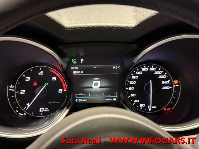 ALFA ROMEO Stelvio usata, con Controllo automatico clima