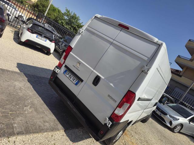 PEUGEOT Boxer usata, con Servosterzo