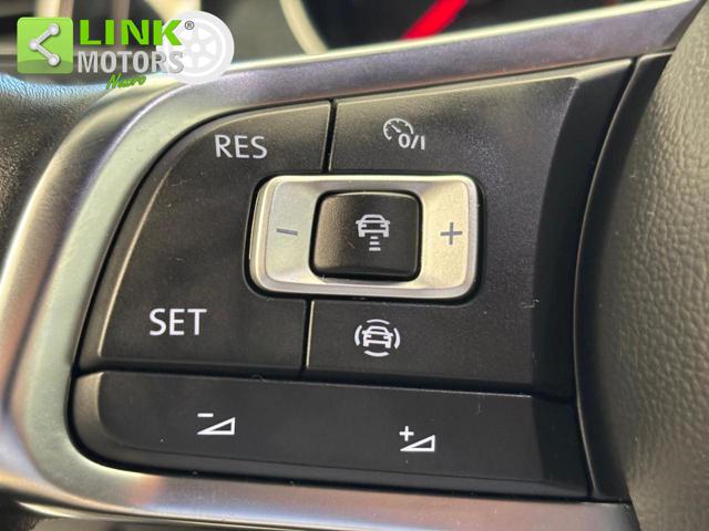 VOLKSWAGEN Golf usata, con Touch screen