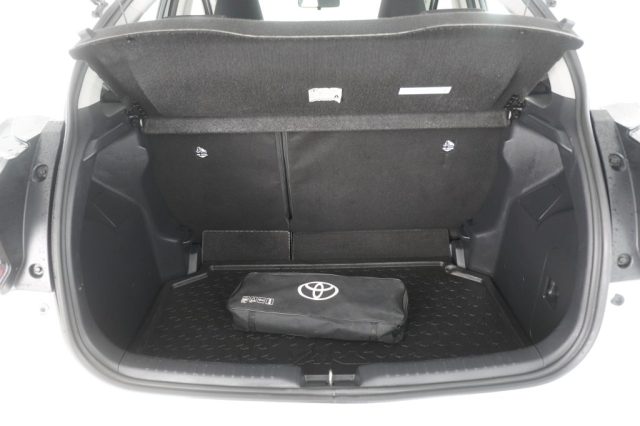 TOYOTA Yaris usata 5