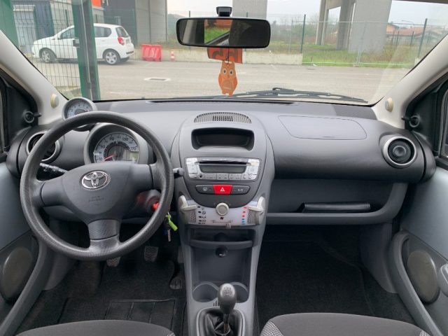 TOYOTA Aygo usata 12