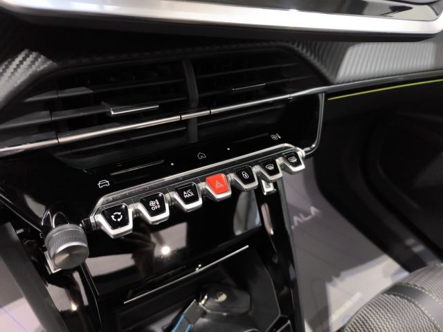 PEUGEOT 2008 usata, con USB