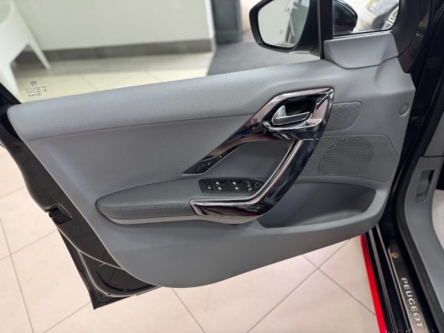 PEUGEOT 208 usata, con Interni in pelle