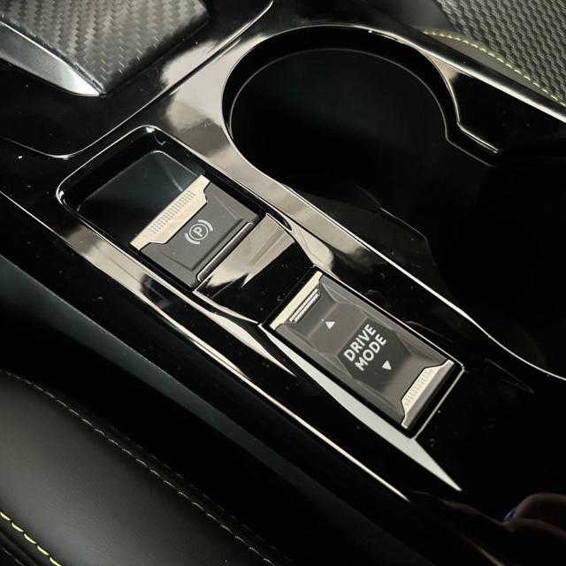 PEUGEOT 2008 usata, con Leve al volante