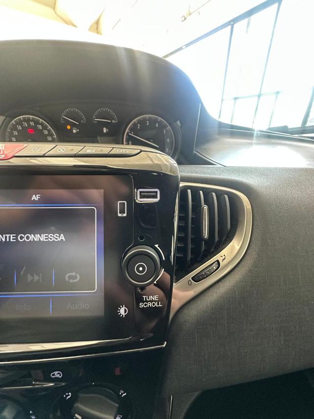 LANCIA Ypsilon usata 18