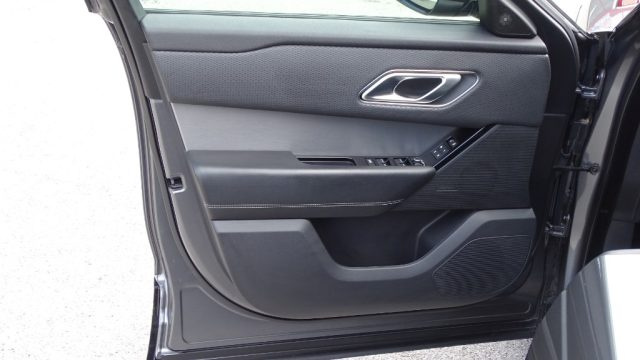 LAND ROVER Range Rover Velar usata, con Climatizzatore automatico, 2 zone