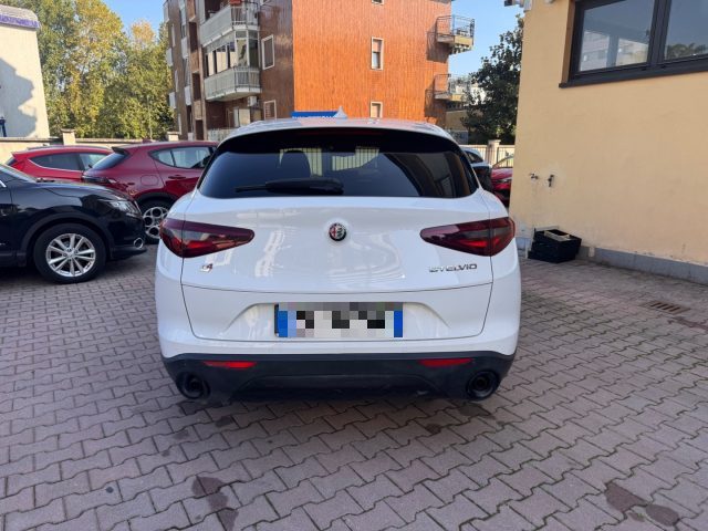 ALFA ROMEO Stelvio usata, con Alzacristalli elettrici