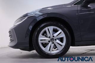 VOLKSWAGEN Golf usata, con USB