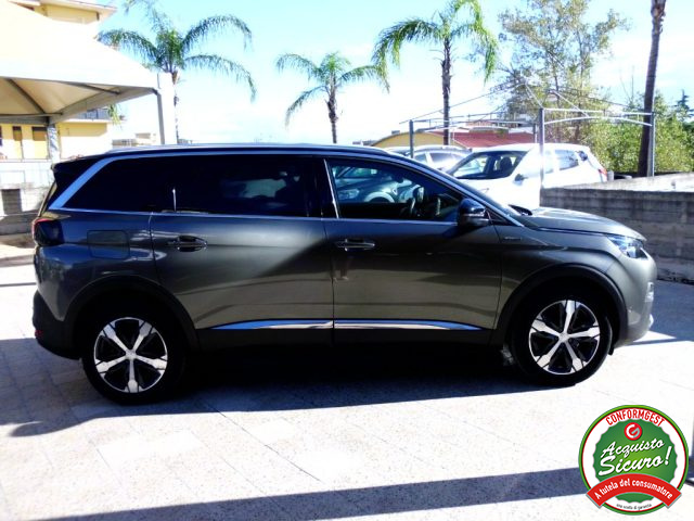 PEUGEOT 5008 usata, con Cerchi in lega