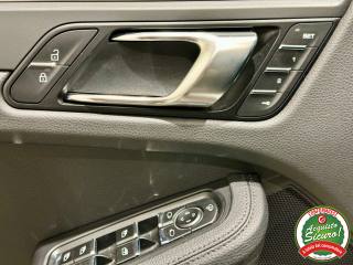 PORSCHE Macan usata, con Controllo automatico clima