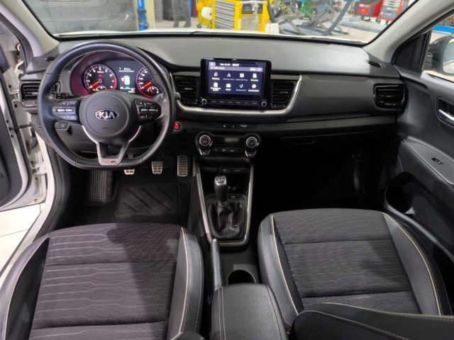 KIA Stonic usata, con Sedile posteriore sdoppiato