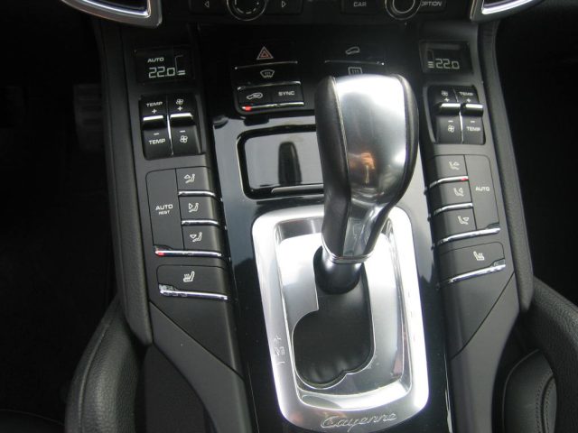 PORSCHE Cayenne usata, con Controllo trazione
