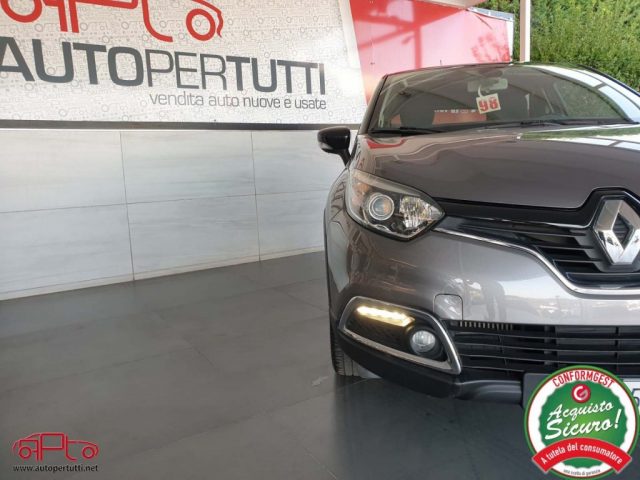 RENAULT Captur usata, con Touch screen