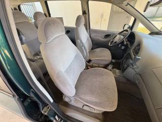 VOLKSWAGEN Sharan usata, con USB