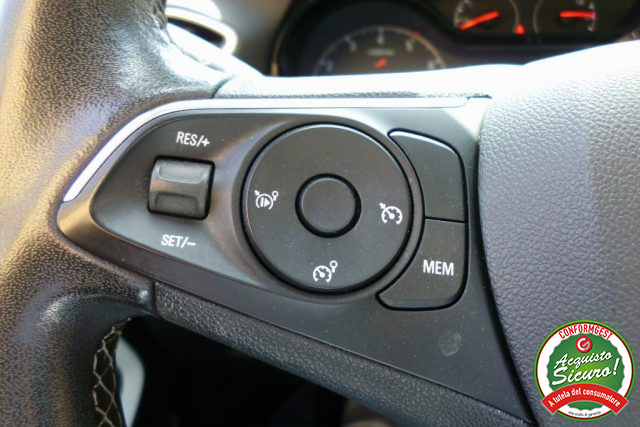 OPEL Crossland usata, con USB