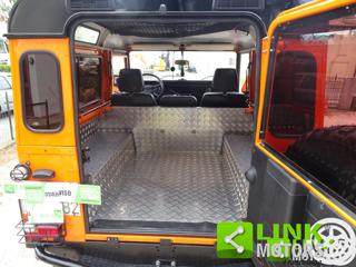 LAND ROVER Defender usata, con Kit fumatori