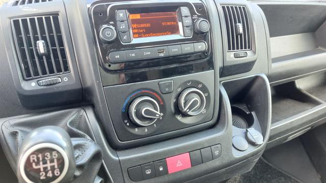 OPEL Movano usata, con USB