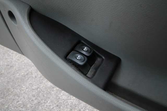 RENAULT Kangoo usata 9