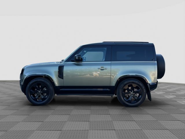 LAND ROVER Defender usata 1