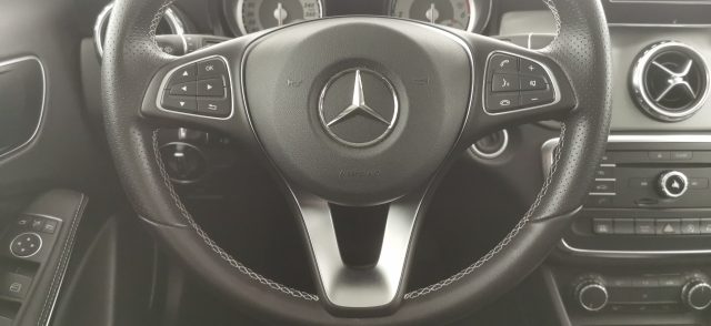 MERCEDES-BENZ GLA 200 usata, con Sensori di parcheggio anteriori