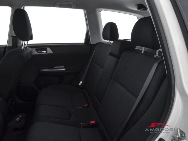 SUBARU Forester usata 9
