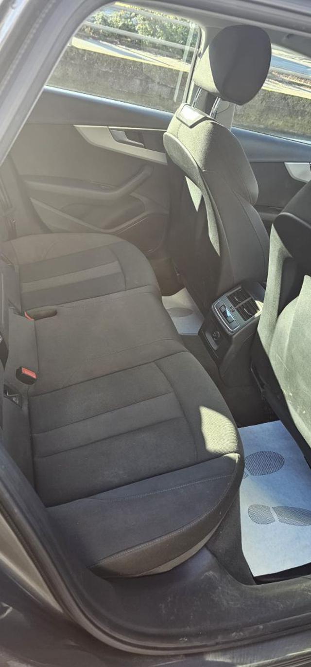 AUDI A4 usata, con Park Distance Control