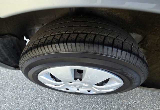 TOYOTA Yaris usata 13