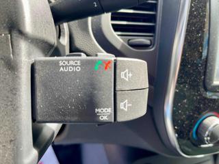 RENAULT Captur usata, con Volante in pelle