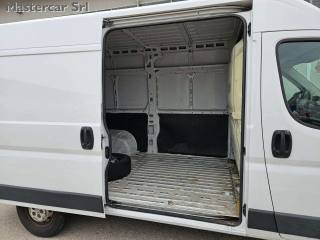 PEUGEOT Boxer usata, con USB