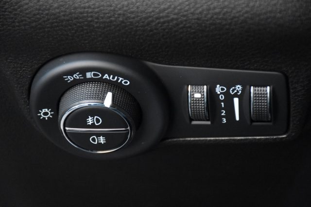 JEEP Compass usata, con Volante in pelle