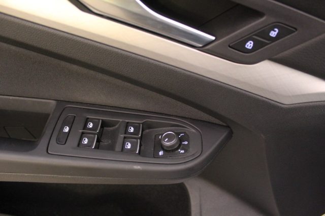 VOLKSWAGEN Golf usata, con Controllo elettronico della corsia