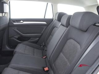 VOLKSWAGEN Passat usata 9