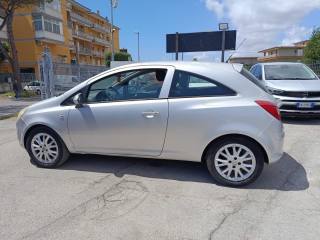 OPEL Corsa usata, con Autoradio
