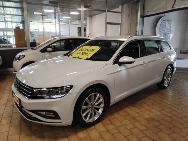 VOLKSWAGEN Passat usata, con Airbag laterali
