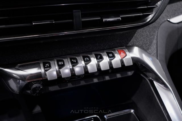 PEUGEOT 3008 usata, con Fari LED