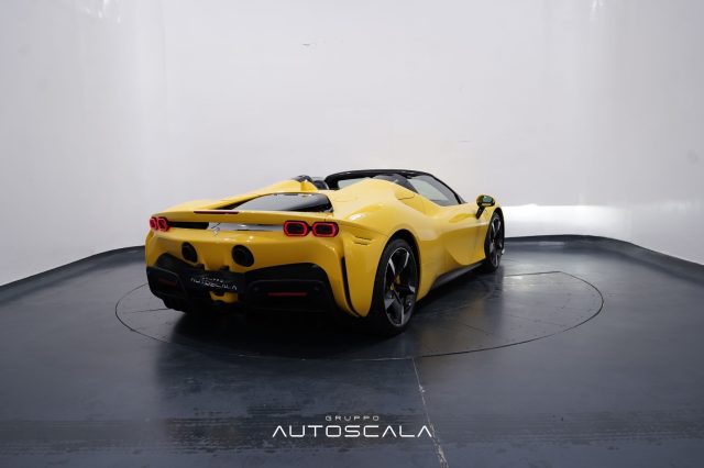FERRARI SF90 usata 12