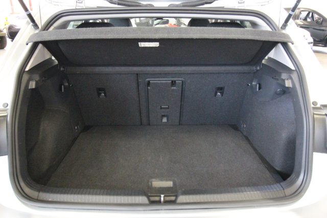 VOLKSWAGEN Golf usata, con Luci diurne LED