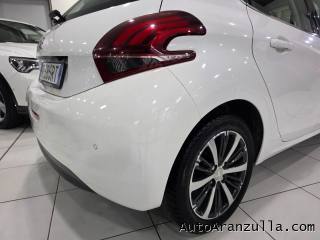 PEUGEOT 208 usata, con Specchietti laterali elettrici