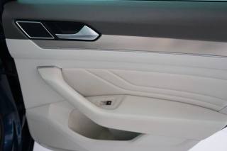 VOLKSWAGEN Passat Variant usata, con Monitoraggio pressione pneumatici